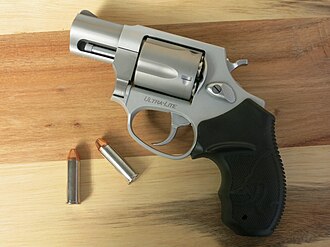 Taurus 2-605P39 handgun